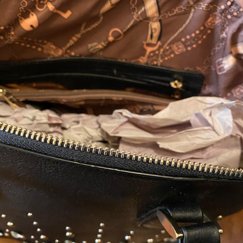 LA TERRE FASHION LIMITED BLACK PURSE - Picture 4 of 11